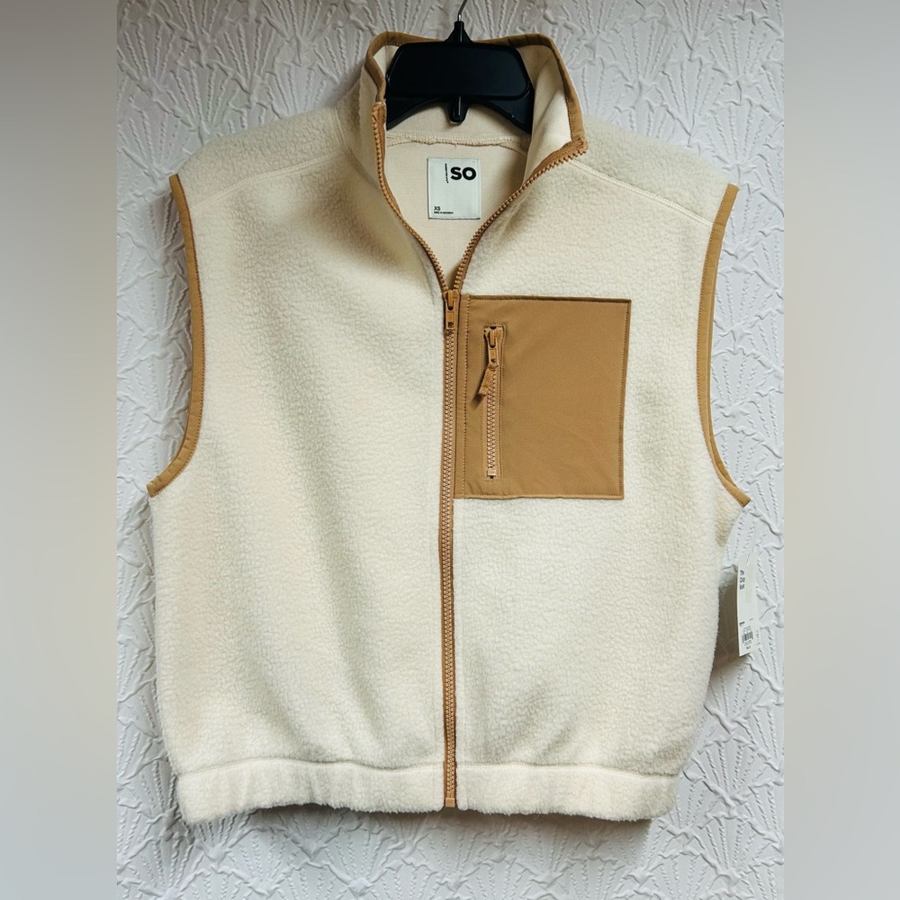 NWT XS SO Cream and Tan Fleece Sherpa Vest